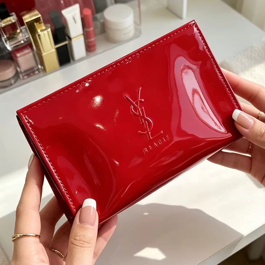 YSL Red Patent Leather Mini Co - Luxury Skincare Logo recension och pris